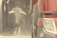 Volvo-Trucks-'The-Chase'